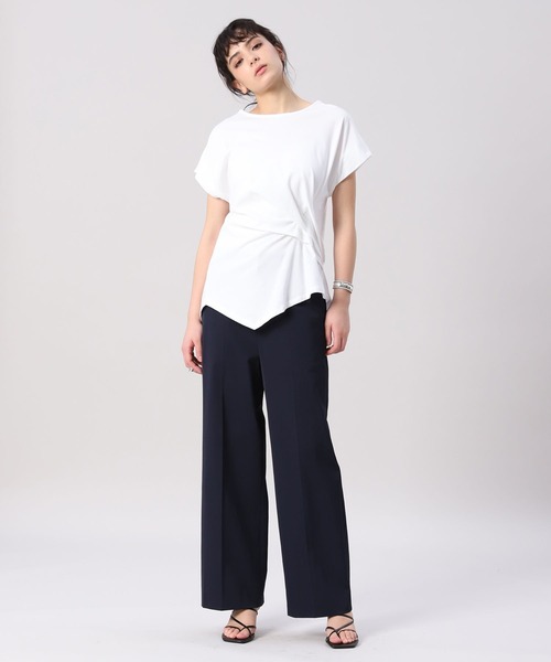 INED（イネド）の「センタープレスセミワイドパンツ（その他パンツ・レディース・ベージュ/オフホワイト/グリーン/ダークネイビー・9号/7号/11号）」の16枚目の写真