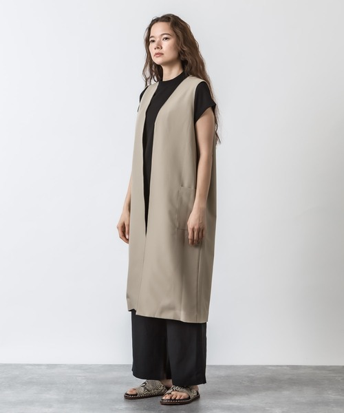 ALLUMER(アリュメール)の「コットンレーヨンロングジレ(ベスト・レディース・ブラック/ベージュ/ネイビー・1)」の8枚目の写真