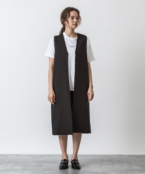 ALLUMER(アリュメール)の「コットンレーヨンロングジレ(ベスト・レディース・ブラック/ベージュ/ネイビー・1)」の4枚目の写真