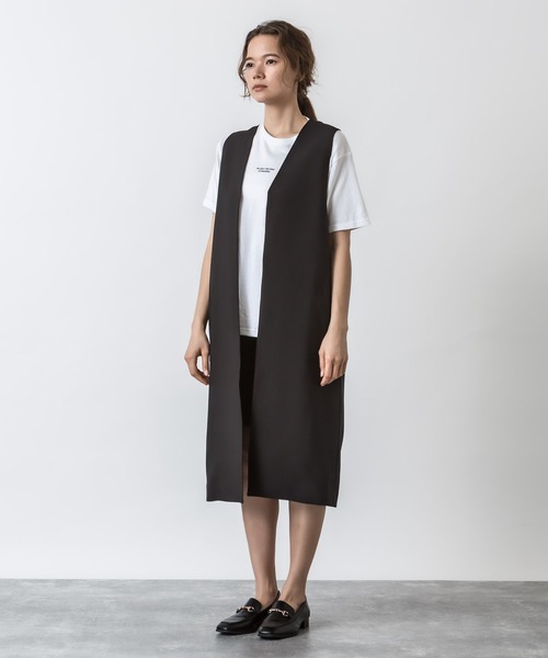 ALLUMER(アリュメール)の「コットンレーヨンロングジレ(ベスト・レディース・ブラック/ベージュ/ネイビー・1)」の11枚目の写真