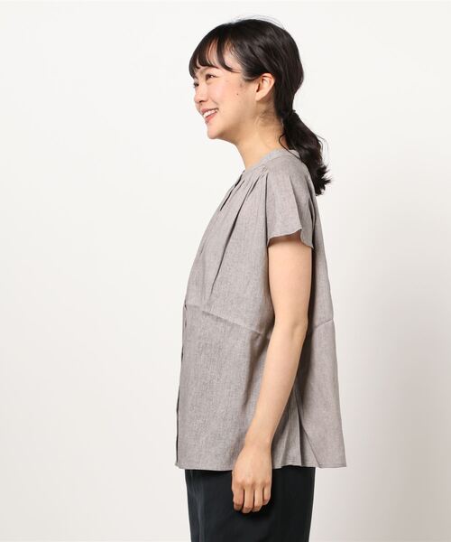 NICOLE white（ニコルホワイト）の「スタンドギャザーブラウス（シャツ/ブラウス・レディース・オフホワイト/サックスブルー/ライトグレー・FREE）」の17枚目の写真