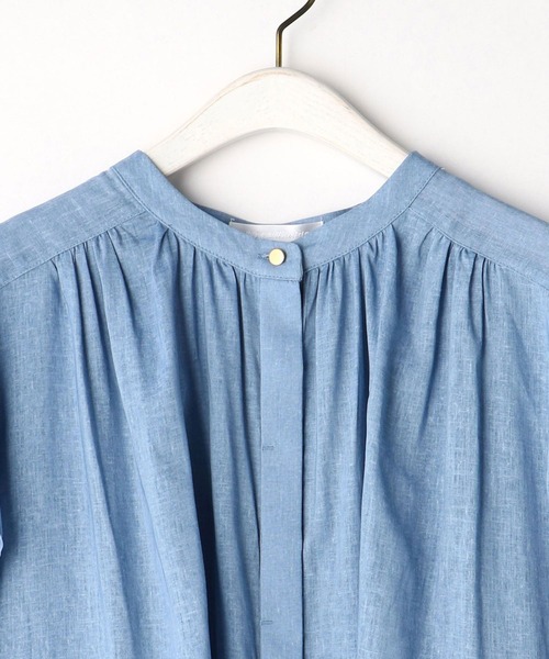 NICOLE white（ニコルホワイト）の「スタンドギャザーブラウス（シャツ/ブラウス・レディース・オフホワイト/サックスブルー/ライトグレー・FREE）」の18枚目の写真