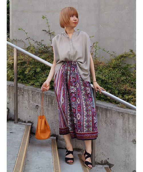 NICOLE white（ニコルホワイト）の「スタンドギャザーブラウス（シャツ/ブラウス・レディース・オフホワイト/サックスブルー/ライトグレー・FREE）」の13枚目の写真