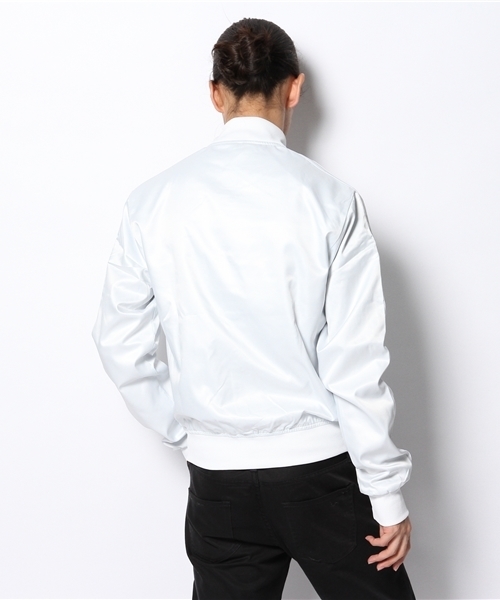 adidas（アディダス）の「アディダス オリジナルス×ファレル サテンジャケット adidas Originals TRACK JACKET PW M（ナイロンジャケット・メンズ・オフホワイト/オレンジ/グリーン・MEDIUM/X-LARGE）」の10枚目の写真