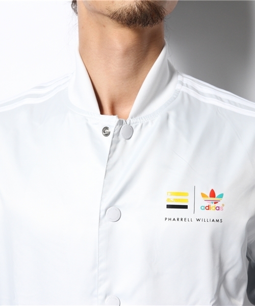 adidas（アディダス）の「アディダス オリジナルス×ファレル サテンジャケット adidas Originals TRACK JACKET PW M（ナイロンジャケット・メンズ・オフホワイト/オレンジ/グリーン・MEDIUM/X-LARGE）」の12枚目の写真