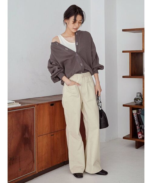 Ungrid（アングリッド）の「ルーズフレアパンツ（デニムパンツ・レディース・アイボリー/ブルー・SMALL/MEDIUM）」の2枚目の写真