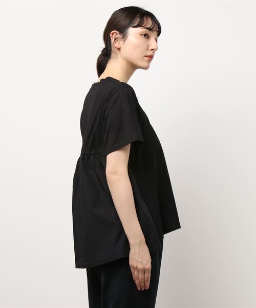 Lea sienna(リーシェンナ)の「バックフレアのゆったりカットソー(Tシャツ/カットソー・レディース・ホワイト/ブラック・S/L/M/XL)」の4枚目の写真
