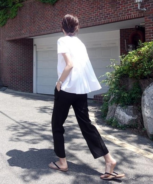 Lea sienna(リーシェンナ)の「バックフレアのゆったりカットソー(Tシャツ/カットソー・レディース・ホワイト/ブラック・S/L/M/XL)」の5枚目の写真