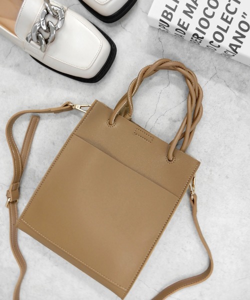 minia（ミニア）の「ツイストハンドルのスクエアミニショルダー　◆（ショルダーバッグ・レディース・カーキ/モカ/ホワイト系/ブラック系/グリーン系/シルバー系/オレンジ系/ダークグリーン/ブラック/ライトベージュ/グレー・FREE）」の6枚目の写真