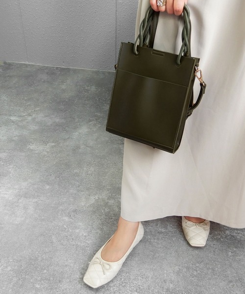 minia（ミニア）の「ツイストハンドルのスクエアミニショルダー　◆（ショルダーバッグ・レディース・カーキ/モカ/ホワイト系/ブラック系/グリーン系/シルバー系/オレンジ系/ダークグリーン/ブラック/ライトベージュ/グレー・FREE）」の21枚目の写真