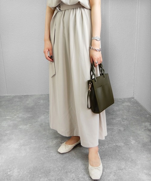 minia（ミニア）の「ツイストハンドルのスクエアミニショルダー　◆（ショルダーバッグ・レディース・カーキ/モカ/ホワイト系/ブラック系/グリーン系/シルバー系/オレンジ系/ダークグリーン/ブラック/ライトベージュ/グレー・FREE）」の19枚目の写真