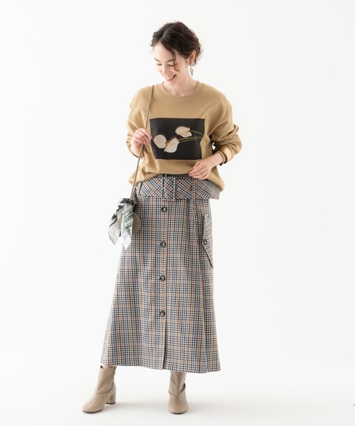 LAYMEE（レイミー）の「Tailflower sweat CS / テイルフラワースウェットカットソー（Tシャツ/カットソー・レディース・ホワイト/ブラック/サンドベージュ・FREE）」の13枚目の写真