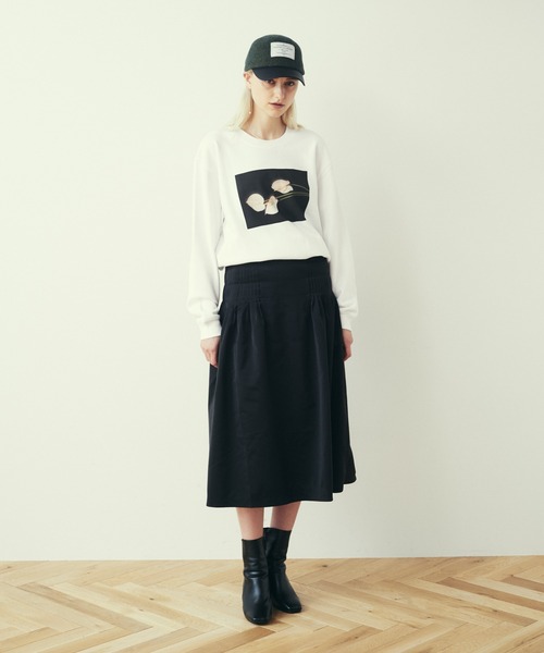 LAYMEE（レイミー）の「Tailflower sweat CS / テイルフラワースウェットカットソー（Tシャツ/カットソー・レディース・ホワイト/ブラック/サンドベージュ・FREE）」の8枚目の写真