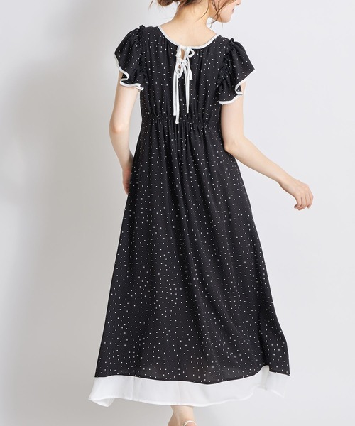 tocco closet(トッコ クローゼット)の「後ろリボン付き配色切り替えドットワンピース(ワンピース・レディース・ブラック/ピンクベージュ/オフホワイト・M)」の2枚目の写真