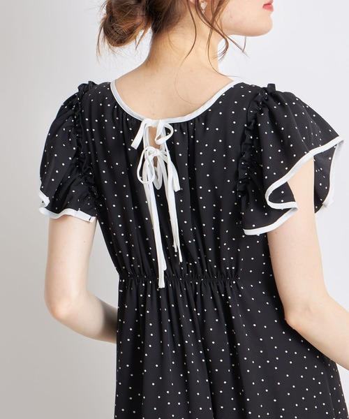tocco closet(トッコ クローゼット)の「後ろリボン付き配色切り替えドットワンピース(ワンピース・レディース・ブラック/ピンクベージュ/オフホワイト・M)」の7枚目の写真