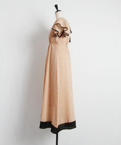 tocco closet(トッコ クローゼット)の「後ろリボン付き配色切り替えドットワンピース(ワンピース・レディース・ブラック/ピンクベージュ/オフホワイト・M)」の13枚目の写真