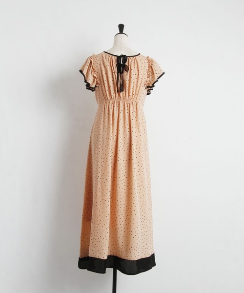 tocco closet(トッコ クローゼット)の「後ろリボン付き配色切り替えドットワンピース(ワンピース・レディース・ブラック/ピンクベージュ/オフホワイト・M)」の14枚目の写真