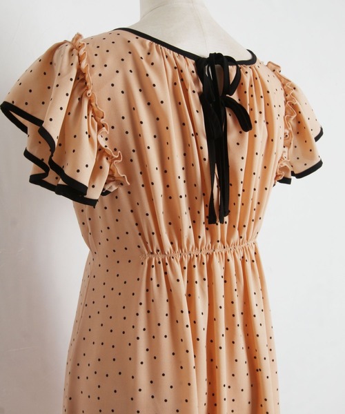 tocco closet(トッコ クローゼット)の「後ろリボン付き配色切り替えドットワンピース(ワンピース・レディース・ブラック/ピンクベージュ/オフホワイト・M)」の17枚目の写真