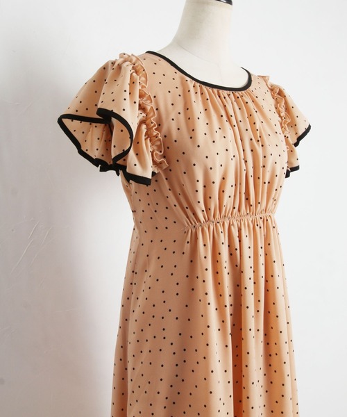 tocco closet(トッコ クローゼット)の「後ろリボン付き配色切り替えドットワンピース(ワンピース・レディース・ブラック/ピンクベージュ/オフホワイト・M)」の16枚目の写真