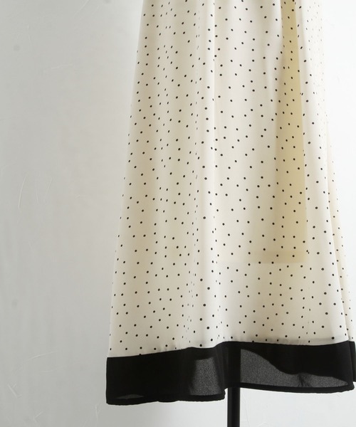 tocco closet(トッコ クローゼット)の「後ろリボン付き配色切り替えドットワンピース(ワンピース・レディース・ブラック/ピンクベージュ/オフホワイト・M)」の20枚目の写真