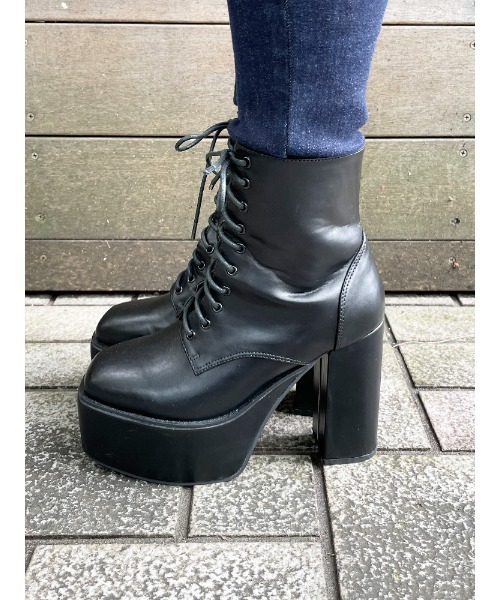 ENVYM（アンビー）の「ＬＡＣＥ ＵＰアンクルブーツ（ブーツ・レディース・ブラック・23.5cm/24.5cm/22.5cm）」の4枚目の写真