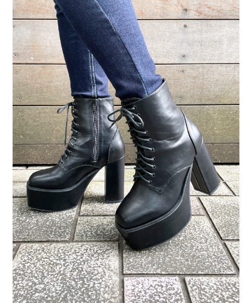 ENVYM（アンビー）の「ＬＡＣＥ ＵＰアンクルブーツ（ブーツ・レディース・ブラック・23.5cm/24.5cm/22.5cm）」の15枚目の写真