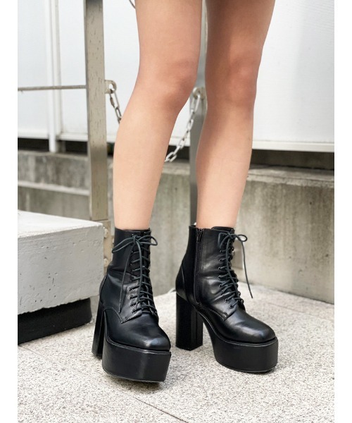 ENVYM（アンビー）の「ＬＡＣＥ ＵＰアンクルブーツ（ブーツ・レディース・ブラック・23.5cm/24.5cm/22.5cm）」の9枚目の写真