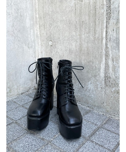 ENVYM（アンビー）の「ＬＡＣＥ ＵＰアンクルブーツ（ブーツ・レディース・ブラック・23.5cm/24.5cm/22.5cm）」の12枚目の写真