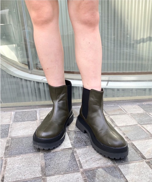 WHO'S WHO gallery（フーズフーギャラリー）の「チェルシーブーツ（ブーツ・レディース・ブラック/カーキ・MEDIUM/LARGE）」の5枚目の写真