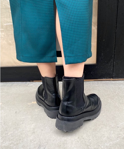 WHO'S WHO gallery（フーズフーギャラリー）の「チェルシーブーツ（ブーツ・レディース・ブラック/カーキ・MEDIUM/LARGE）」の7枚目の写真