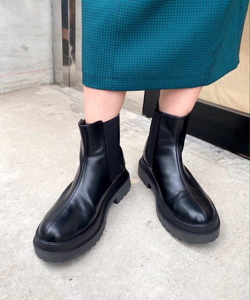 WHO'S WHO gallery（フーズフーギャラリー）の「チェルシーブーツ（ブーツ・レディース・ブラック/カーキ・MEDIUM/LARGE）」の13枚目の写真