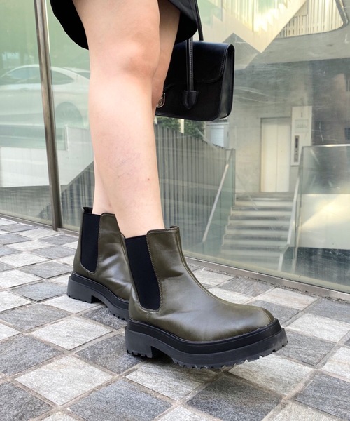 WHO'S WHO gallery（フーズフーギャラリー）の「チェルシーブーツ（ブーツ・レディース・ブラック/カーキ・MEDIUM/LARGE）」の10枚目の写真