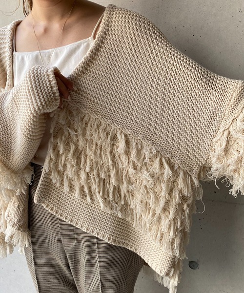 CAPRICIEUX LE'MAGE(カプリシューレマージュ)の「フリンジカーディガン(カーディガン/ボレロ・レディース・アイボリー/ブラック/グリーン・FREE)」の10枚目の写真