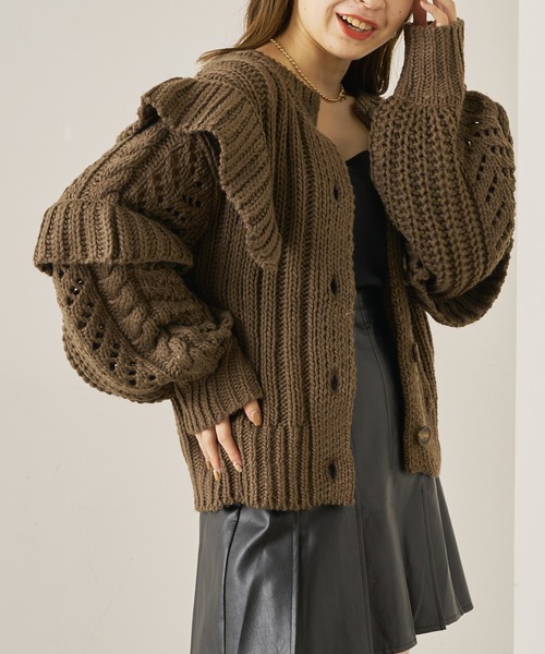 Chico(チコ)の「ローゲージフリルニット2wayカーディガン(カーディガン/ボレロ・レディース・ブラック/ブラウン/アイボリー/ライトベージュ・FREE)」の17枚目の写真