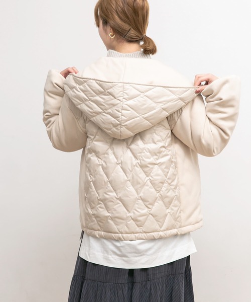 UR Lab.(アーバンリサーチラボ)の「フード切り替えブルゾン(ブルゾン・レディース・オフホワイト/ブラック/ライトベージュ・FREE)」の3枚目の写真