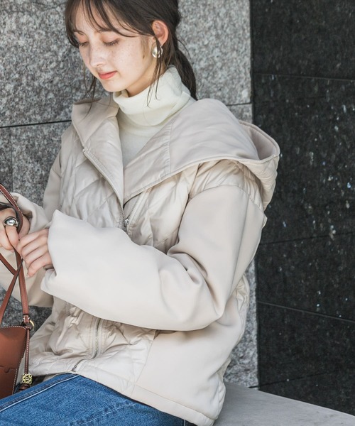 UR Lab.(アーバンリサーチラボ)の「フード切り替えブルゾン(ブルゾン・レディース・オフホワイト/ブラック/ライトベージュ・FREE)」の7枚目の写真