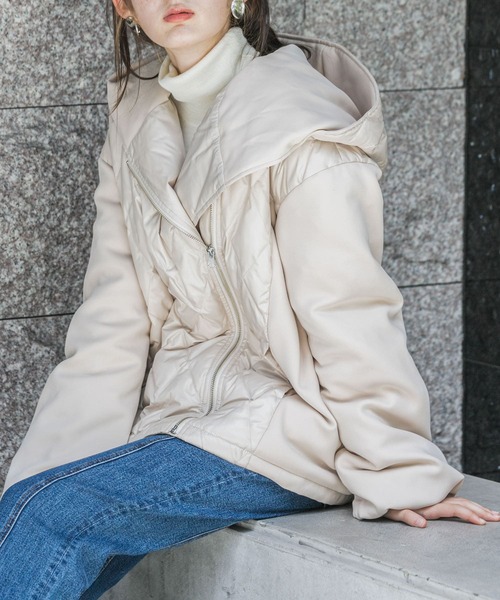 UR Lab.(アーバンリサーチラボ)の「フード切り替えブルゾン(ブルゾン・レディース・オフホワイト/ブラック/ライトベージュ・FREE)」の8枚目の写真