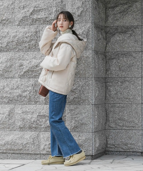 UR Lab.(アーバンリサーチラボ)の「フード切り替えブルゾン(ブルゾン・レディース・オフホワイト/ブラック/ライトベージュ・FREE)」の11枚目の写真