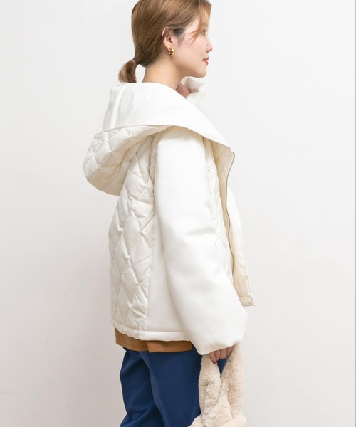 UR Lab.(アーバンリサーチラボ)の「フード切り替えブルゾン(ブルゾン・レディース・オフホワイト/ブラック/ライトベージュ・FREE)」の12枚目の写真