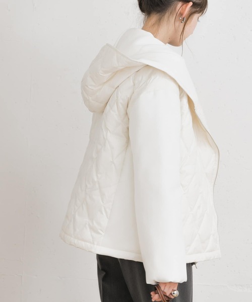 UR Lab.(アーバンリサーチラボ)の「フード切り替えブルゾン(ブルゾン・レディース・オフホワイト/ブラック/ライトベージュ・FREE)」の17枚目の写真