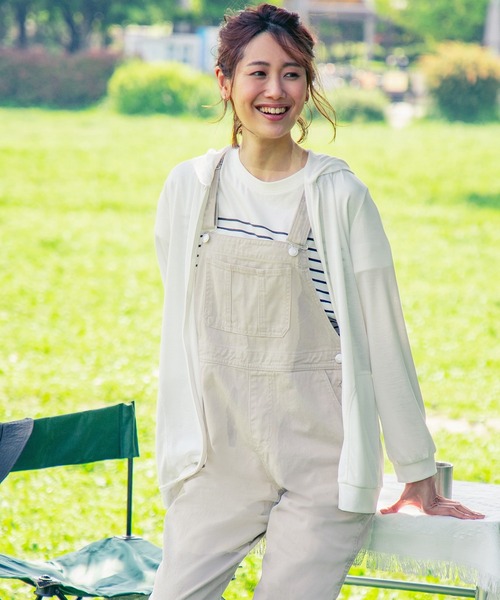 Honeys（ハニーズ）の「オーバーオール（サロペット/オーバーオール・レディース・ホワイト/ブラック/ベージュ/ライトインディゴブルー/ブルー系その他/ブルー/モカ/ブラック系その他/インディゴブルー・S/M/L/SS/LL）」の21枚目の写真