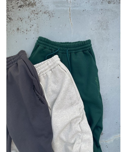 FIG&VIPER（フィグアンドバイパー）の「シャーリングLOGOジョガーPT（スウェットパンツ・レディース・グリーン/アイボリー/ダークグレー・FREE）」の15枚目の写真