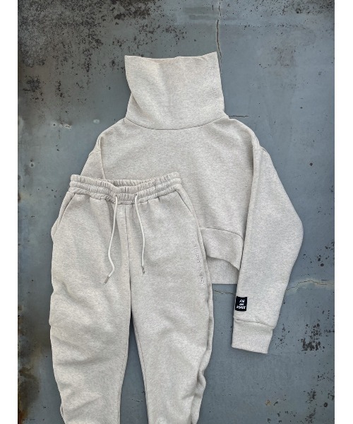 FIG&VIPER（フィグアンドバイパー）の「シャーリングLOGOジョガーPT（スウェットパンツ・レディース・グリーン/アイボリー/ダークグレー・FREE）」の9枚目の写真