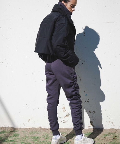 FIG&VIPER（フィグアンドバイパー）の「シャーリングLOGOジョガーPT（スウェットパンツ・レディース・グリーン/アイボリー/ダークグレー・FREE）」の13枚目の写真