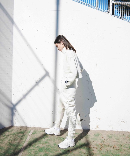 FIG&VIPER（フィグアンドバイパー）の「シャーリングLOGOジョガーPT（スウェットパンツ・レディース・グリーン/アイボリー/ダークグレー・FREE）」の14枚目の写真