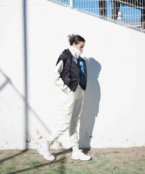 FIG&VIPER（フィグアンドバイパー）の「シャーリングLOGOジョガーPT（スウェットパンツ・レディース・グリーン/アイボリー/ダークグレー・FREE）」の17枚目の写真