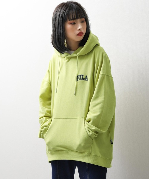 FILA（フィラ）の「【別注】 【FILA】 ワンポイント ロゴ 刺繍 ビッグシルエット 裏毛 スウェット パーカー（パーカー・レディース・ホワイト/グレー系1/ブラック/グレー/ネイビー系/グリーン/チャコール/イエロー系/ホワイト系/ブラック系/ブルー/グレー系/マスタード/ネイビー/アイボリー系/オートミール/ブルー系/グリーン系・X-LARGE/LARGE/MEDIUM）」の18枚目の写真