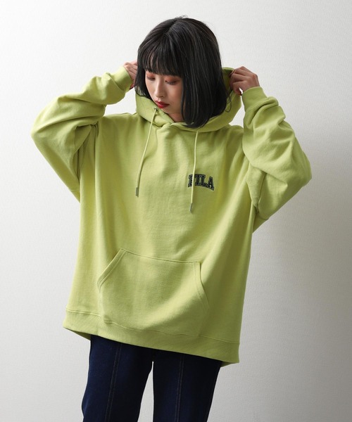 FILA（フィラ）の「【別注】 【FILA】 ワンポイント ロゴ 刺繍 ビッグシルエット 裏毛 スウェット パーカー（パーカー・レディース・ホワイト/グレー系1/ブラック/グレー/ネイビー系/グリーン/チャコール/イエロー系/ホワイト系/ブラック系/ブルー/グレー系/マスタード/ネイビー/アイボリー系/オートミール/ブルー系/グリーン系・X-LARGE/LARGE/MEDIUM）」の20枚目の写真