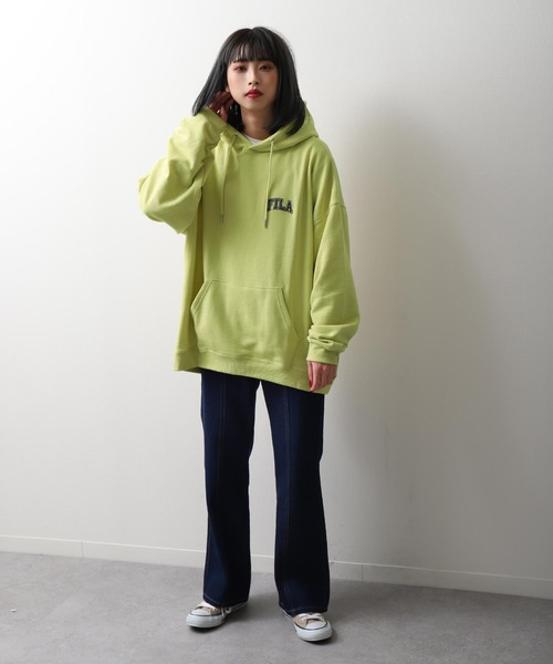 FILA（フィラ）の「【別注】 【FILA】 ワンポイント ロゴ 刺繍 ビッグシルエット 裏毛 スウェット パーカー（パーカー・レディース・ホワイト/グレー系1/ブラック/グレー/ネイビー系/グリーン/チャコール/イエロー系/ホワイト系/ブラック系/ブルー/グレー系/マスタード/ネイビー/アイボリー系/オートミール/ブルー系/グリーン系・X-LARGE/LARGE/MEDIUM）」の19枚目の写真