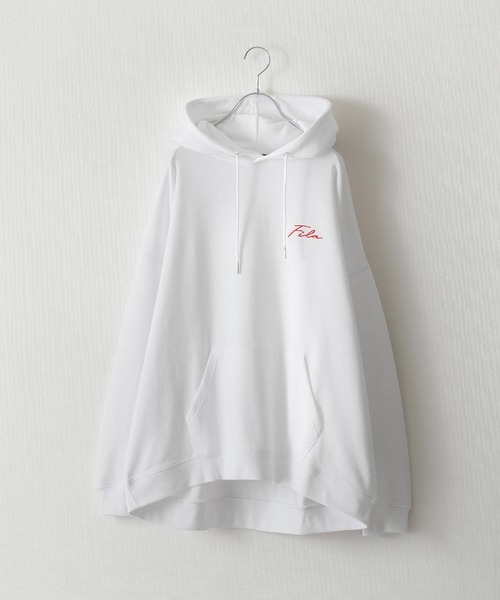 FILA（フィラ）の「【別注】 【FILA】 ワンポイント ロゴ 刺繍 ビッグシルエット 裏毛 スウェット パーカー（パーカー・レディース・ホワイト/グレー系1/ブラック/グレー/ネイビー系/グリーン/チャコール/イエロー系/ホワイト系/ブラック系/ブルー/グレー系/マスタード/ネイビー/アイボリー系/オートミール/ブルー系/グリーン系・X-LARGE/LARGE/MEDIUM）」の21枚目の写真